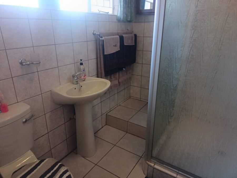 4 Bedroom Property for Sale in Heuwelsig Northern Cape